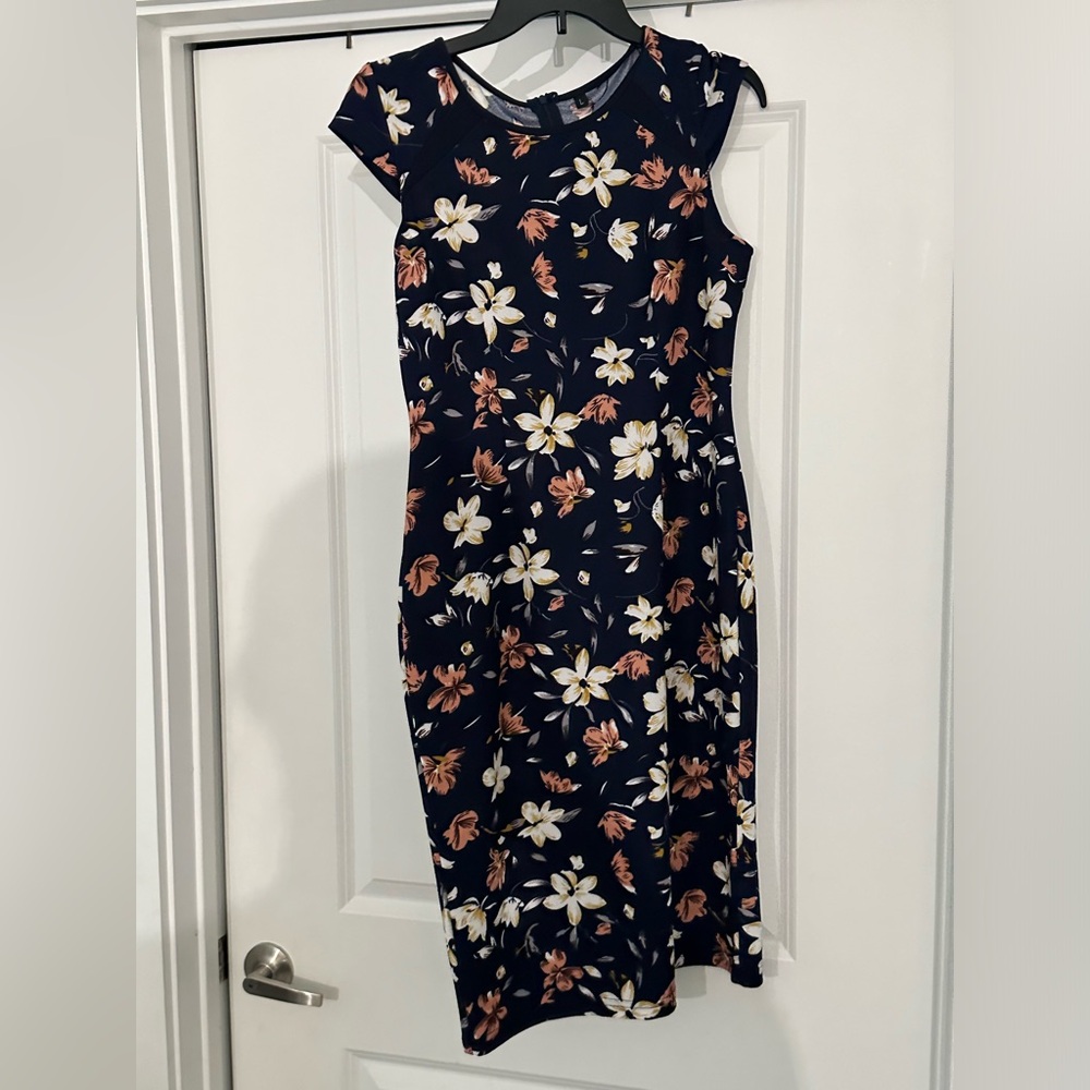 Women’s Flower Dress/Work Attire